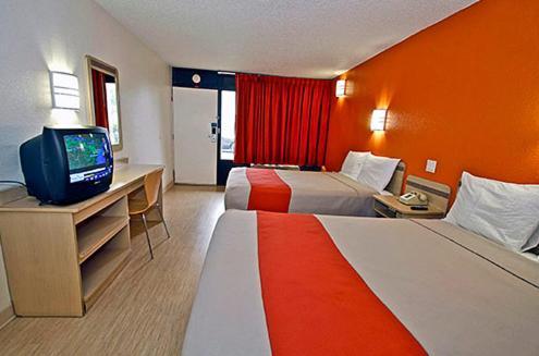 Motel 6 Kalamazoo Pokoj fotografie