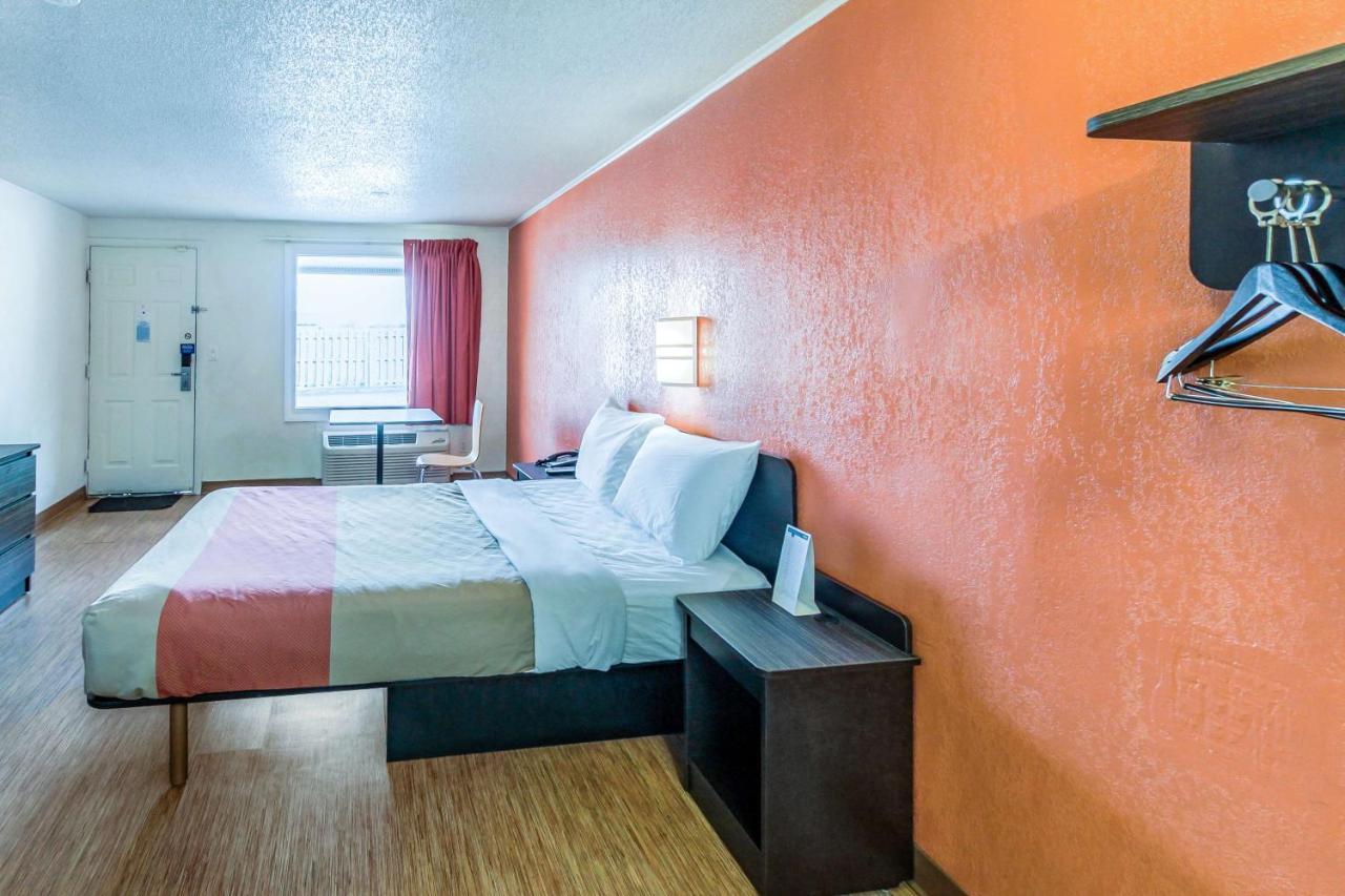 Motel 6 Kalamazoo Exteriér fotografie