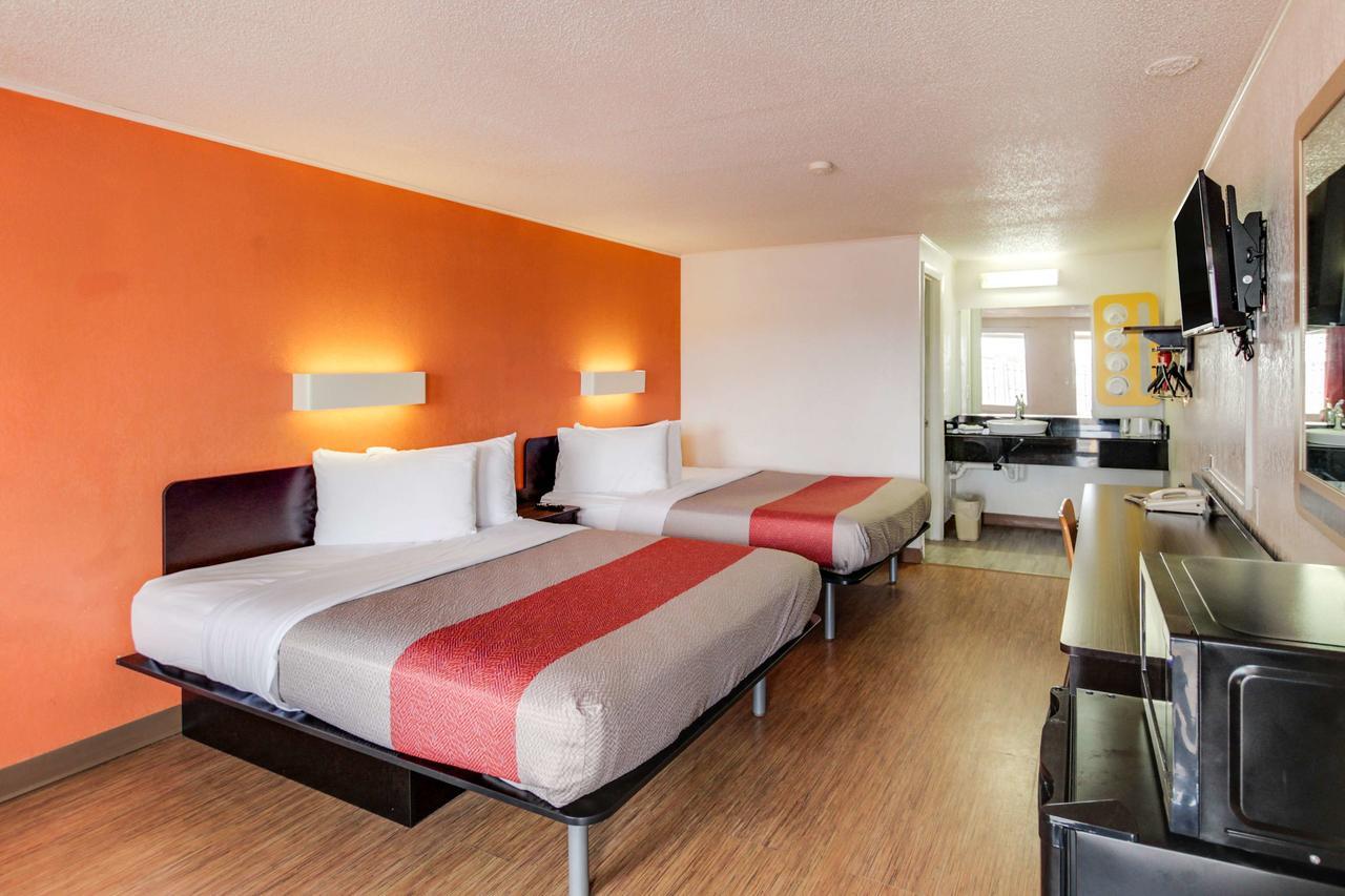 Motel 6 Kalamazoo Exteriér fotografie