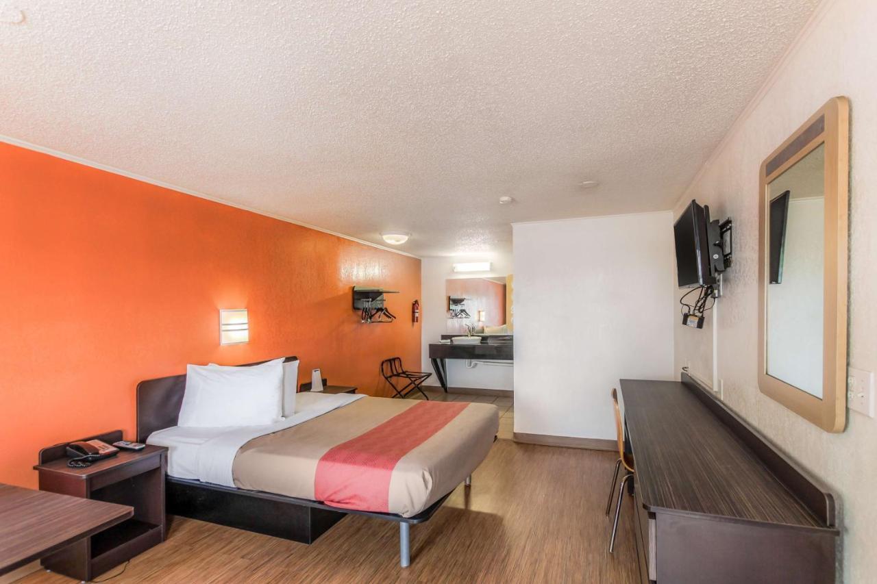 Motel 6 Kalamazoo Exteriér fotografie